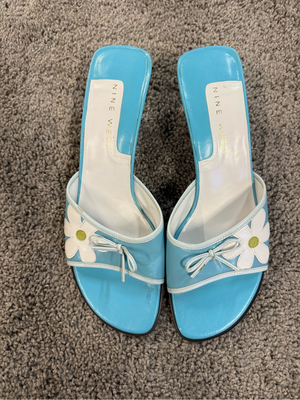 Nine West Bright Turquoise Slide Heels with White Daisy Accents
